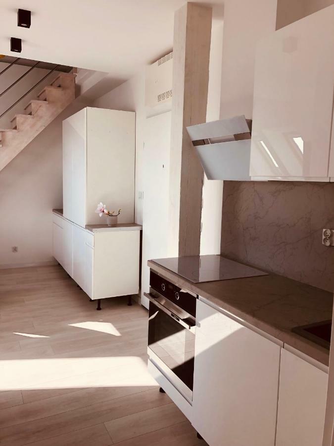 Apartment 444 No.1 *