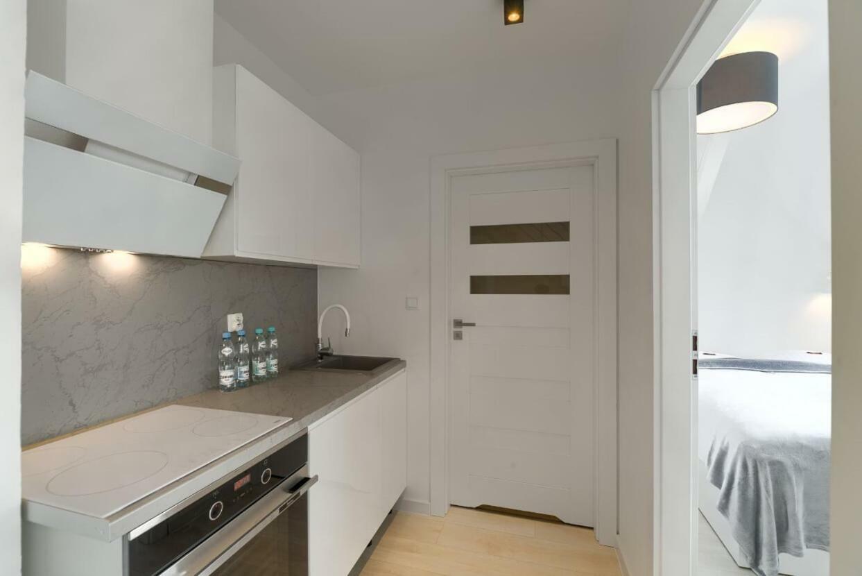 444 No.1 Apartment *